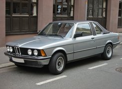 szare, E21