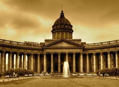 Sepia, Fontanna, Kolumny, Kopuła