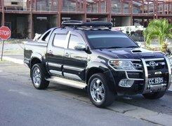 orurowanie, Hilux