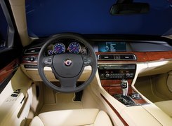 Alpina, F01, Wnętrze, Skóry