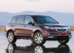 Bordowa, Acura MDX, Odbicie