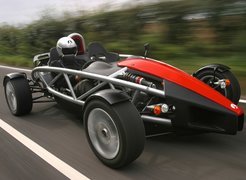 Czerwony, Ariel Atom, Droga