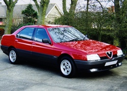 Czerwona, Alfa Romeo 164, Sedan