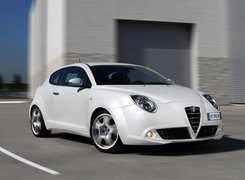 Alfa Romeo MiTo, Halogeny, Ulica