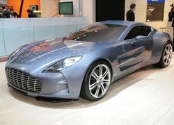 Aston Martin One-77, Ksenony, Reflektory