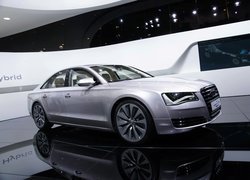 Audi A8 D4, Hybrid