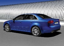 Audi A4, B7