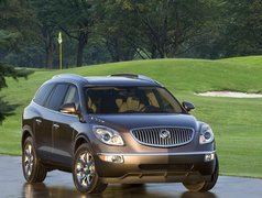 Buick Enclave, Zderzak, Atrapa