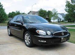 Buick LaCrosse, Poprzednia, Wersja