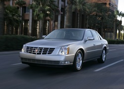 Cadillac DTS, Palmy, Droga