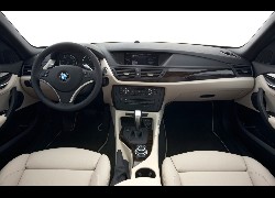 BMW X1, Kierownica