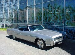 Buick Electra Park, Szyby