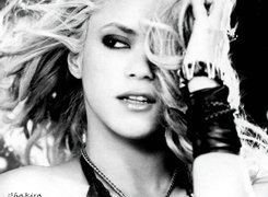 Shakira, Czarno-białe