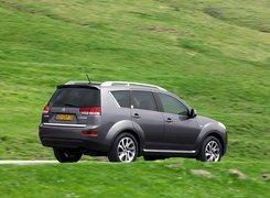 Citroen C-Crosser, Relingi, Dachowe