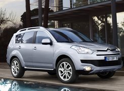 Citroen C-Crosser, Halogeny, Reflektory