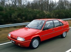 Czerwony, Citroen BX, Droga