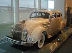 Biały, Chrysler Airflow, Chrom