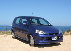 Niebieskie, Daihatsu YRV, Zatoka