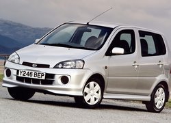 Daihatsu YRV