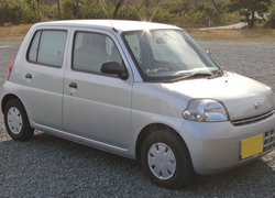 Daihatsu Esse, Hatchback