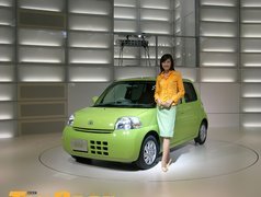 Daihatsu Esse, TopGear, Modelka