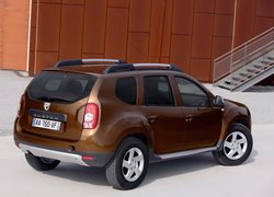 Dacia Duster, Lampa, Tył, Relingi