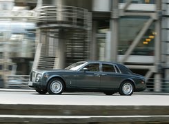 Rolls-Royce Phantom, Układ, Jezdny