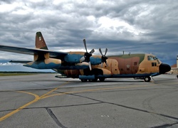 C130-Hercules, Płyta, Lotniska