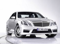 Mercedes Benz, E63, Gwiazda