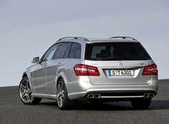 Mercedes Benz E63, AMG, Relingi, Dachowe