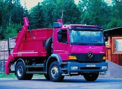 Różowe Śmieciarka Mercedes