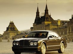 Bentley Brooklands, Boczne, Przetłoczenie