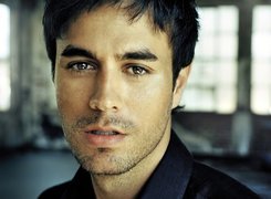 Enrique Iglesias, Zarost