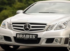 Mercedes E-klasa, Atrapa, Brabus