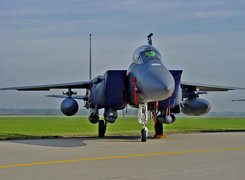 F-15E Strike Eagle, Lotnisko