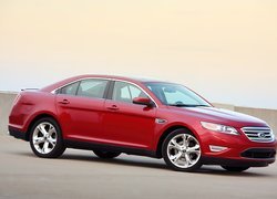 Ford Taurus, Sedan