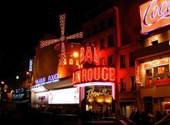 Francja, Paryż, Montmartre, Kabaret, Moulin Rouge Domy