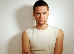 Shane West, Bezrękawnik