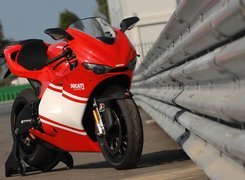 Ducati Desmosedici RR, Opony, Torowe