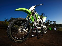 Kawasaki KX450F, Podstawka