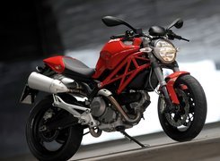 Ducati Monster 696, Stopka