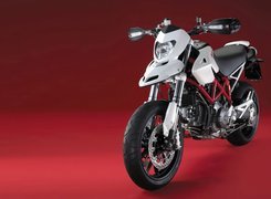 Białe, Ducati Hypermotard 1100