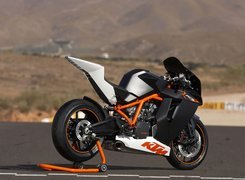 KTM RC8, Zadupek