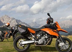 KTM 990 Supermoto, Wahacz, Sakwy