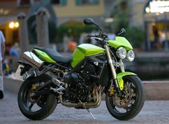 Naked, Triumph Street Triple