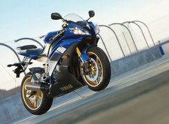 Yamaha YZF R6, Ścigacz