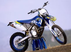 Husaberg FE570, Stojak