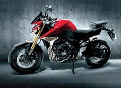 Nowy, Model, Suzuki GSR750