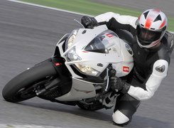 Aprilia RSV4, Kolano, Tor