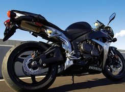 Honda CBR600RR, Czarny, Wahacz